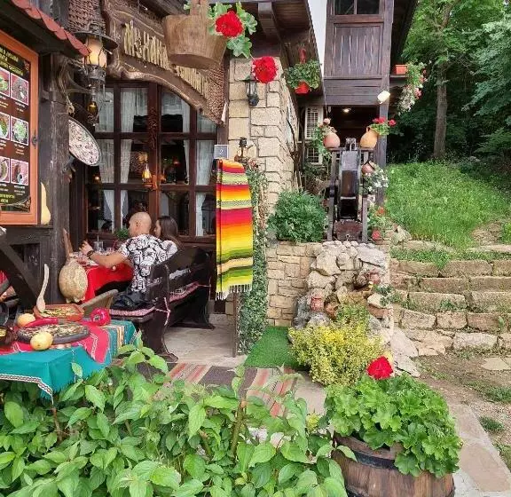 ペンション Guest Rooms Cheshmata