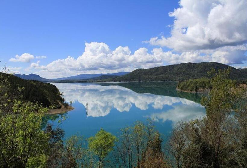 پانسیون Hostal Pirineos Ainsa