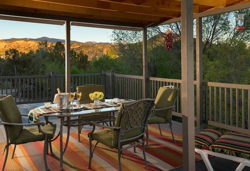 Casa Escondida Bed & Breakfast