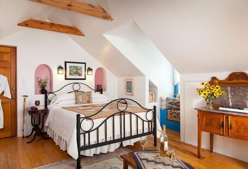 Casa Escondida Bed & Breakfast