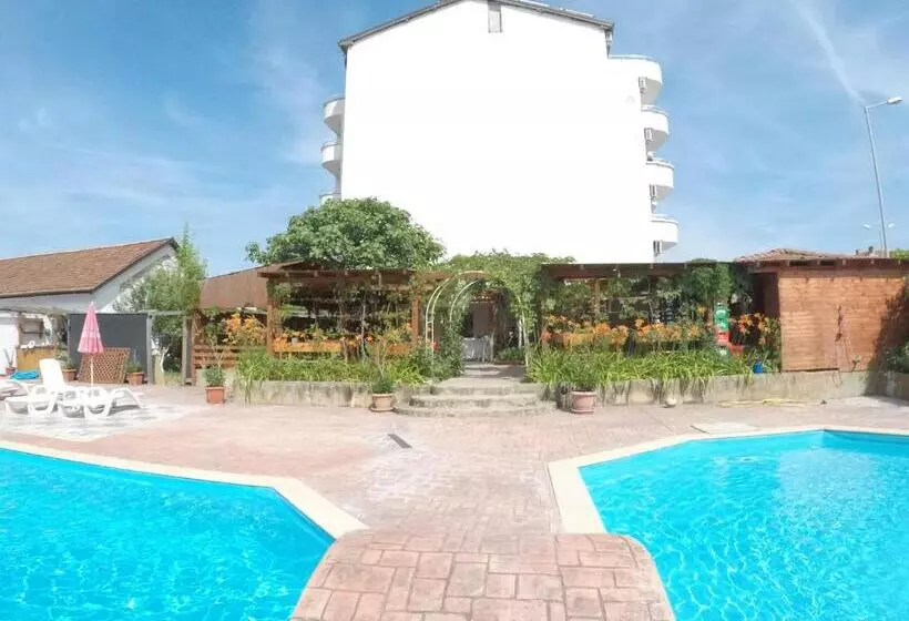 Hotelli Alba Family Club