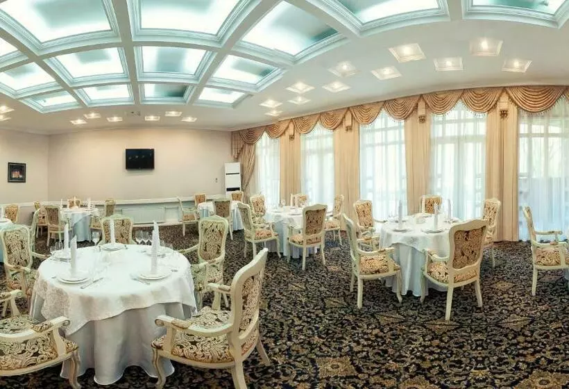 هتل Chaika Gostinichny Kompleks