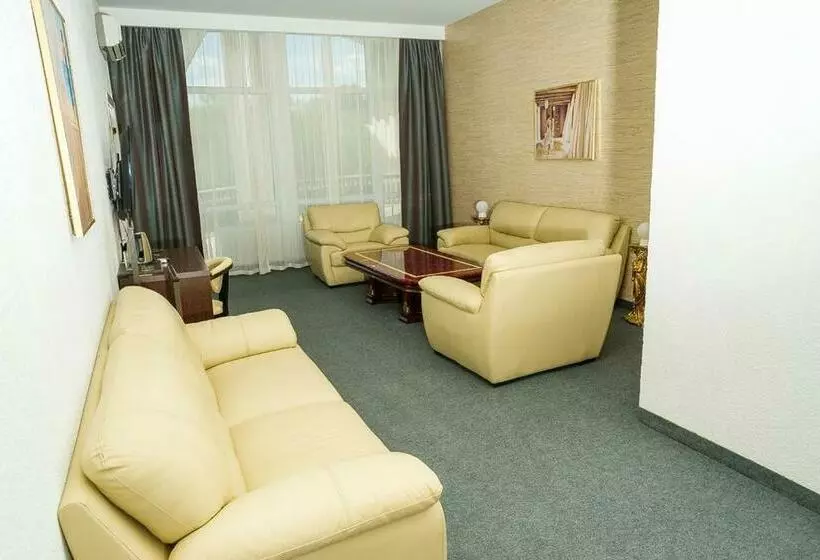 هتل Chaika Gostinichny Kompleks