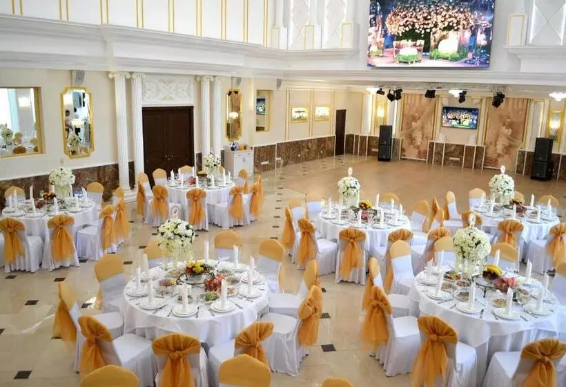 هتل Chaika Gostinichny Kompleks