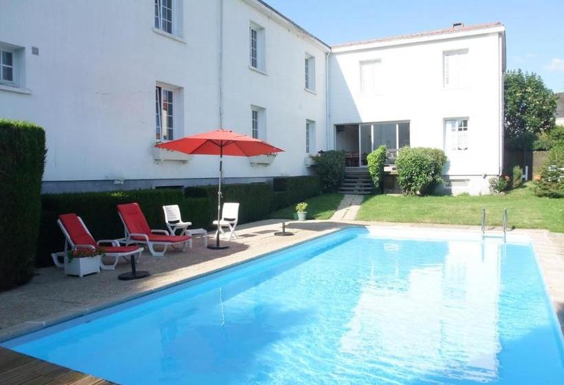 فندق Hôtel Des Biches