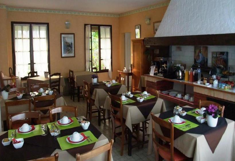 فندق Hôtel Des Biches