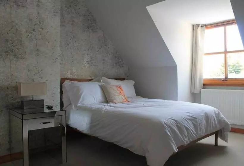 Aamiaismajoitus (B&B) Burnroy House