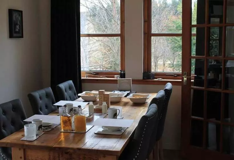 Aamiaismajoitus (B&B) Burnroy House