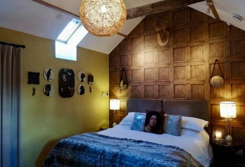 צימר Hayeswood Lodge Luxury Accommodation