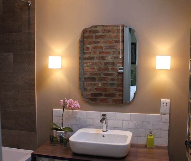 צימר Hayeswood Lodge Luxury Accommodation