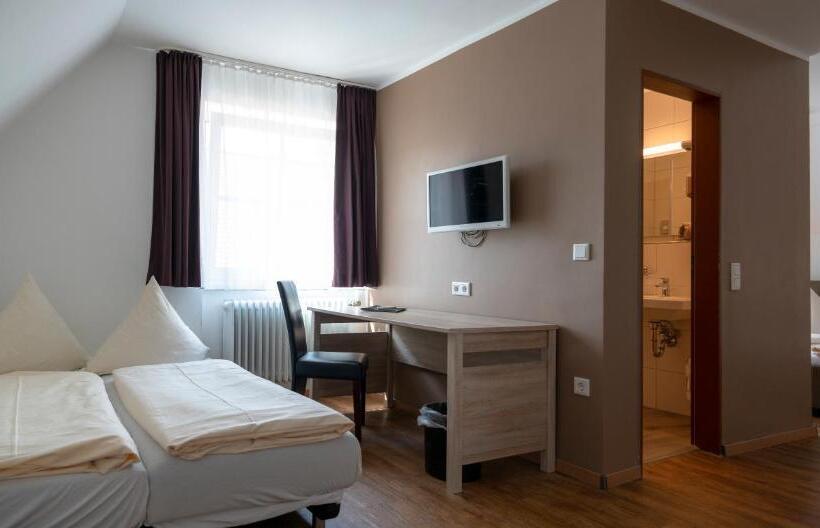 민박 Landgasthof Mörsbergei