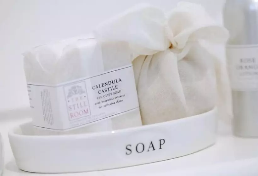 簡易ホテル Limes Apartments