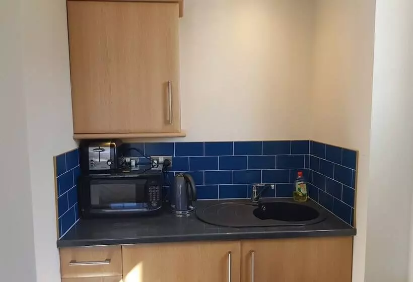 簡易ホテル Limes Apartments