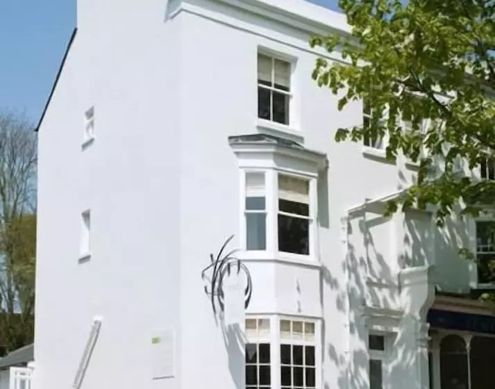 簡易ホテル Limes Apartments