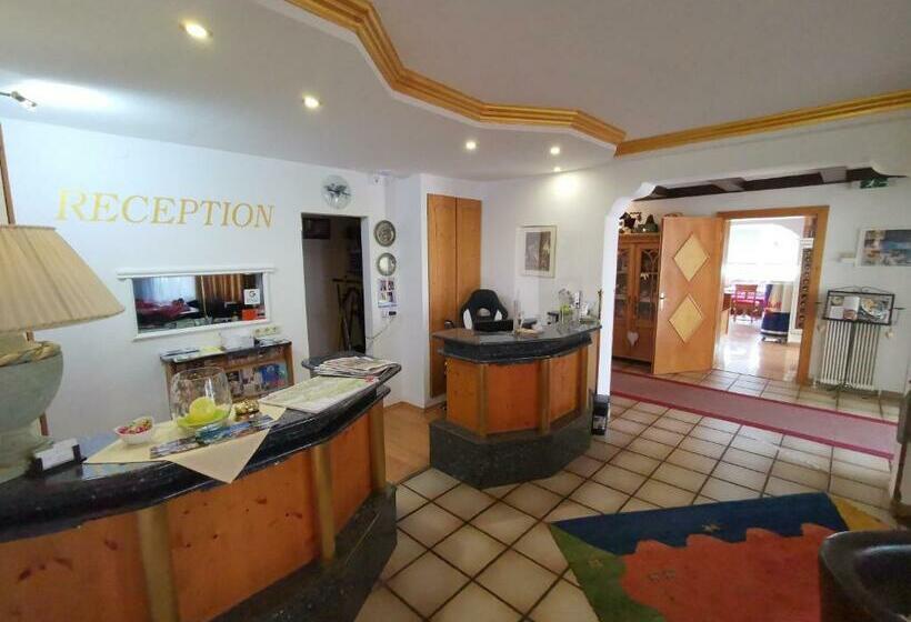 Отель Kärntnerhof & Suiten 3 Stern Superior