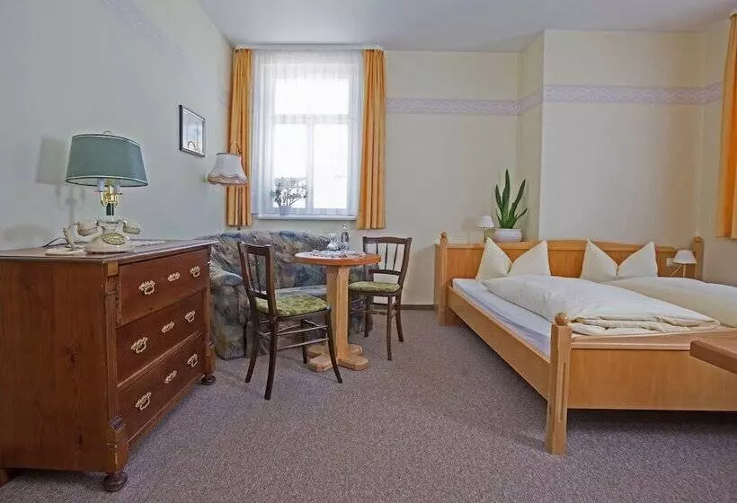 Hotelli Und Landgasthaus Zur Grünen Erle