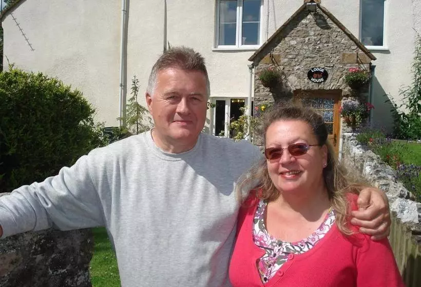 Lodge House B&b
