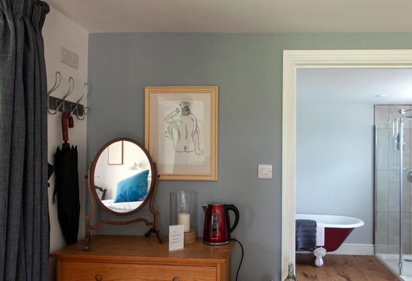 Newchester Farmhouse B&b