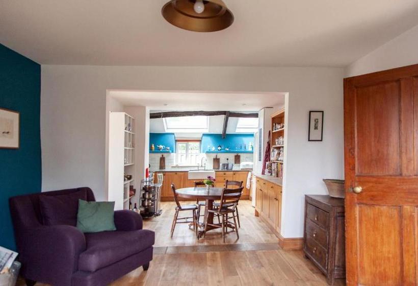 Newchester Farmhouse B&b