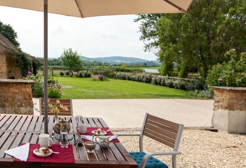 Newchester Farmhouse B&b