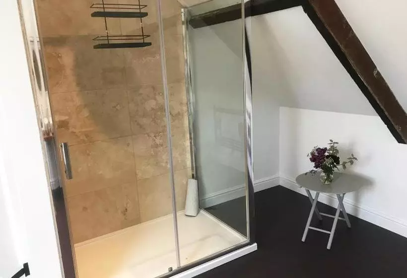 Newchester Farmhouse B&b