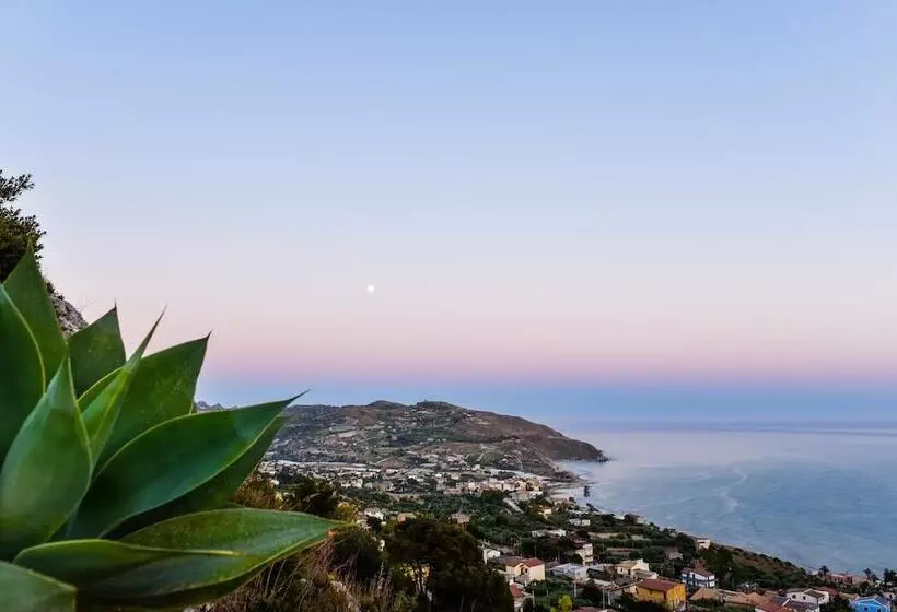 Aamiaismajoitus (B&B) Kete Deluxe Rooms