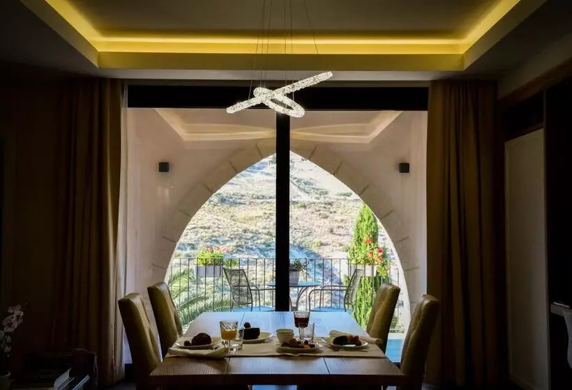 Aamiaismajoitus (B&B) Kete Deluxe Rooms