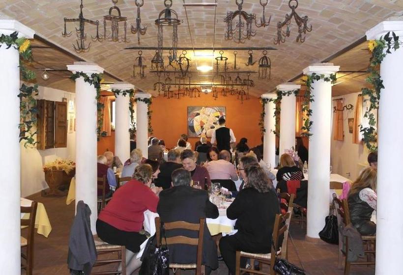 Отель Agriturismo Corte Dei Landi