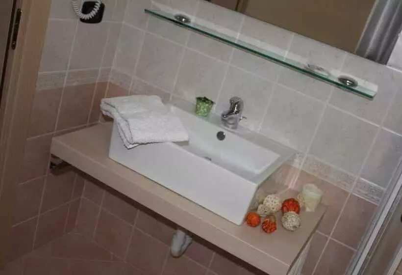 Hotelli Albergo Miramonti La Pozza