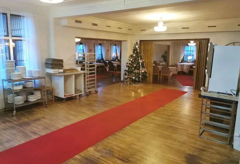 Hotelli Gästis I Floby Ab