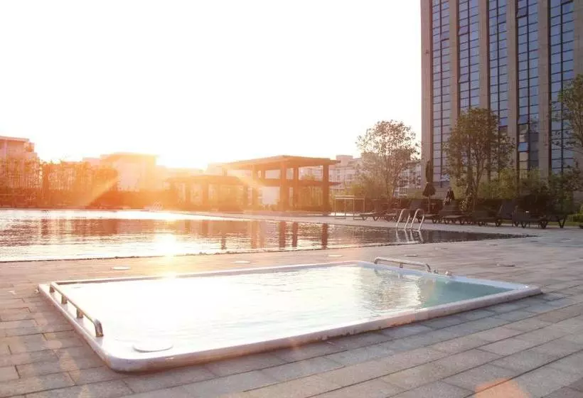 Hotelli Hangzhou Bay Universal