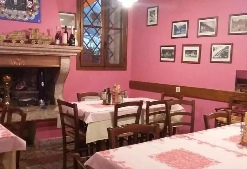 Hotelli Ristorante Pizzeria Al Mondo