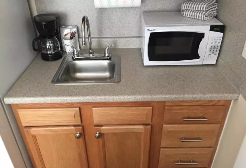 モーテル Shore Road Inn