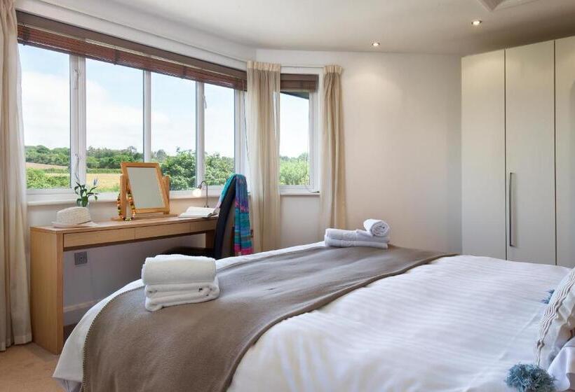 渡假胜地  The Valley