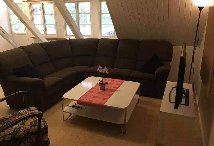 Tomasdal Vandrarhem   Hostel