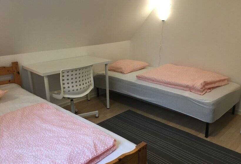 Tomasdal Vandrarhem   Hostel