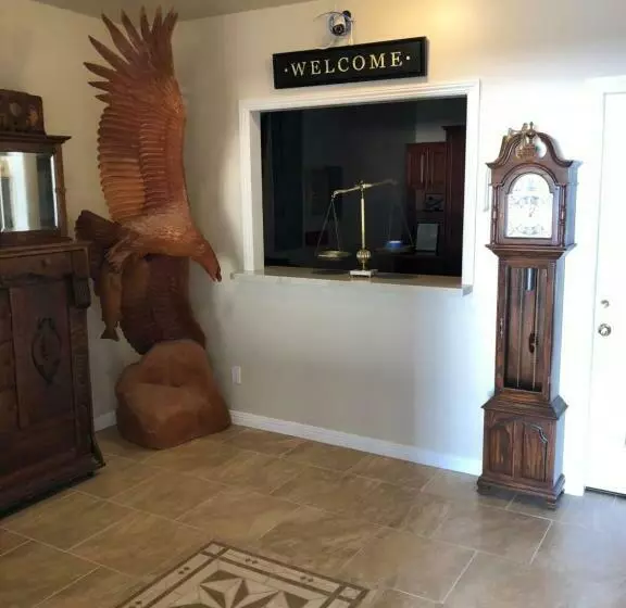 Retkeilymaja The Castle Inn Of The Lost Coast