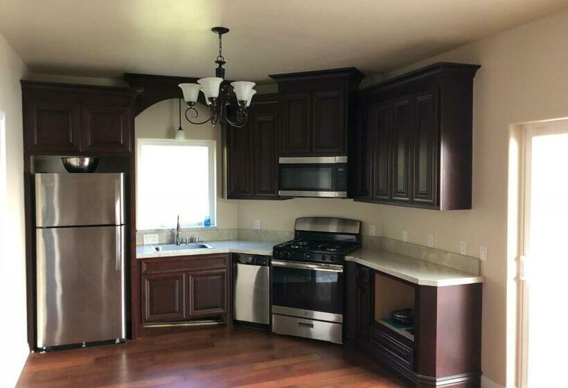 فندق صغير The Castle Inn Of The Lost Coast