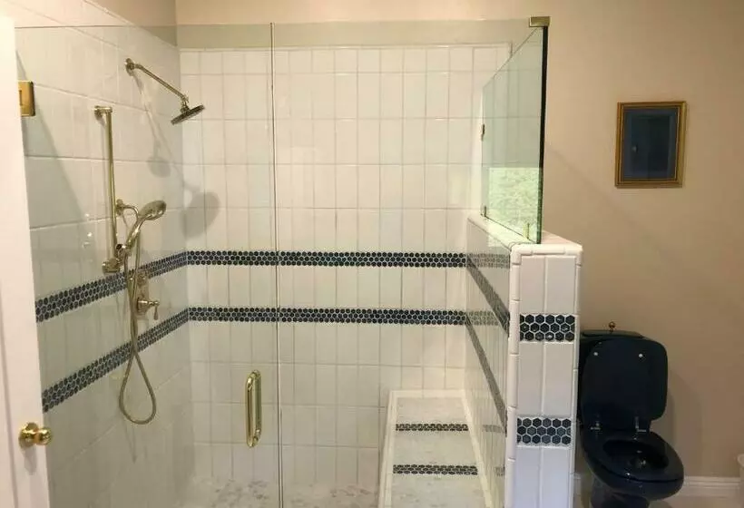 Retkeilymaja The Castle Inn Of The Lost Coast