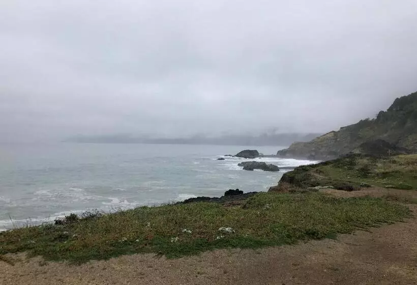 Retkeilymaja The Castle Inn Of The Lost Coast