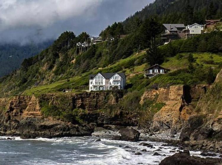 فندق صغير The Castle Inn Of The Lost Coast