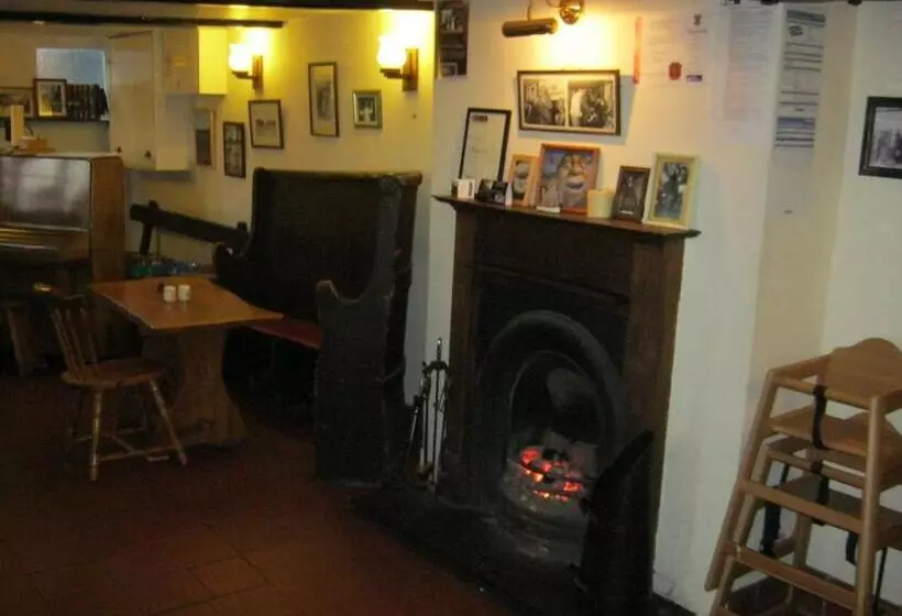 ユースホステル The Ship Inn