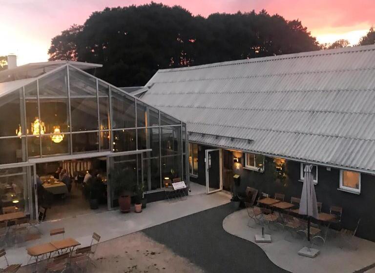 تختخواب و صبحانه Cocoon Meetings