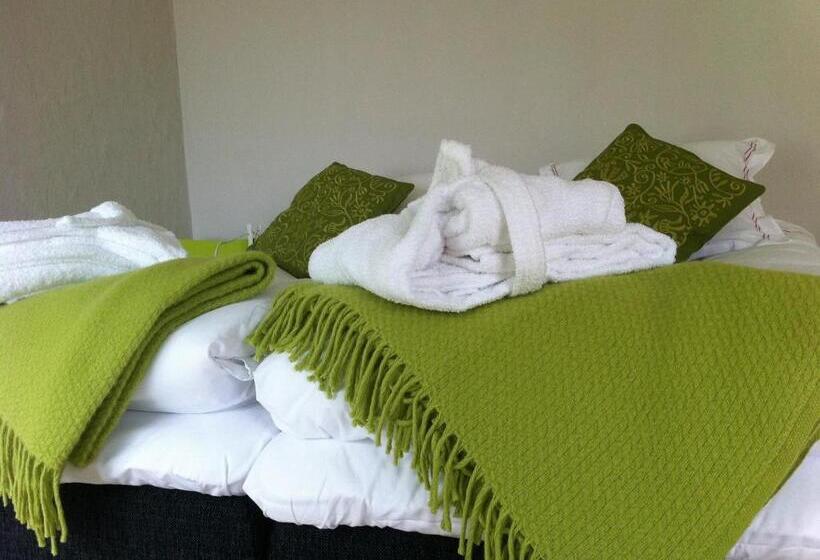 تختخواب و صبحانه Cocoon Meetings