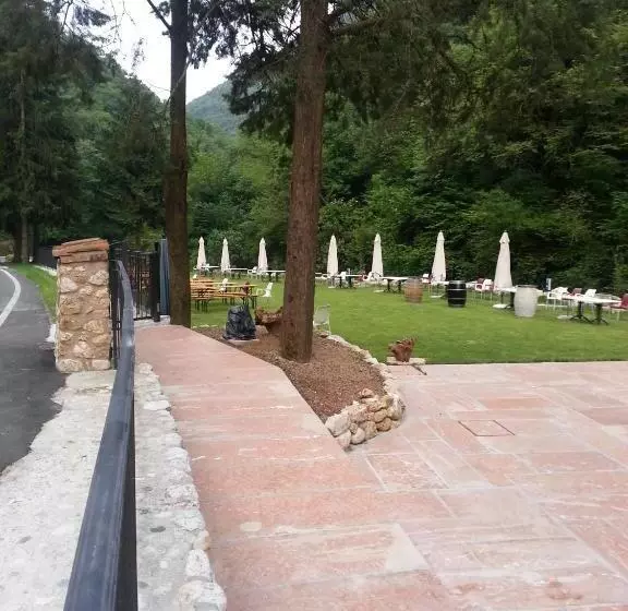 Aamiaismajoitus (B&B) Locanda Al Confin   Osteria Le Piere