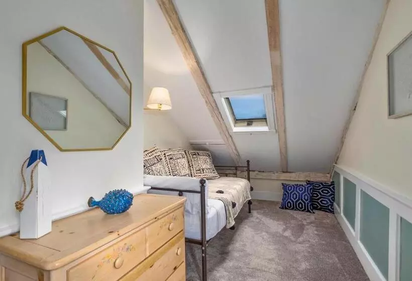 Aamiaismajoitus (B&B) Youngtown Inn