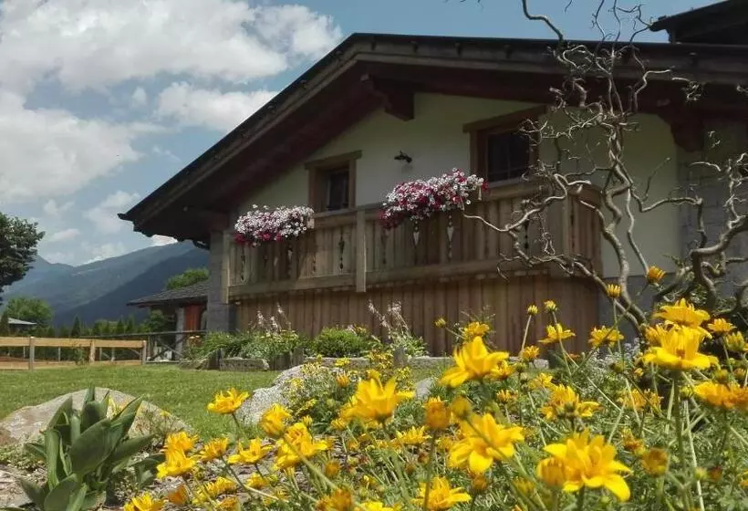 ホテル Agriturismo Maso Grisun