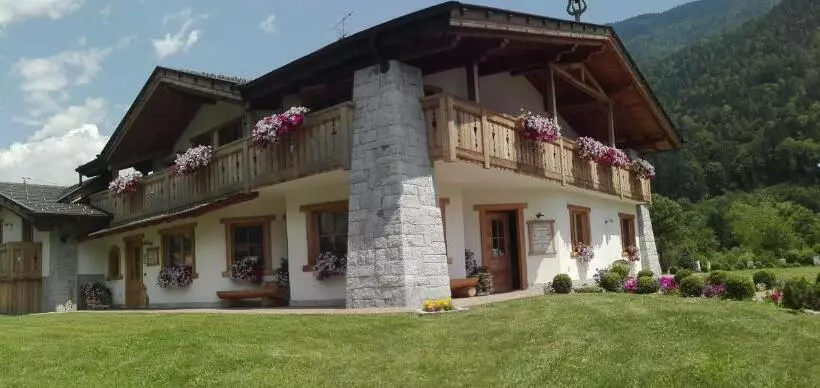 ホテル Agriturismo Maso Grisun