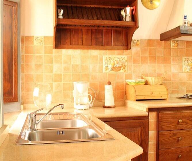 Отель Agriturismo Palazzi Del Papa