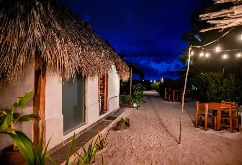 ホテル Casa Mate Beachfront Cabañas El Cuyo
